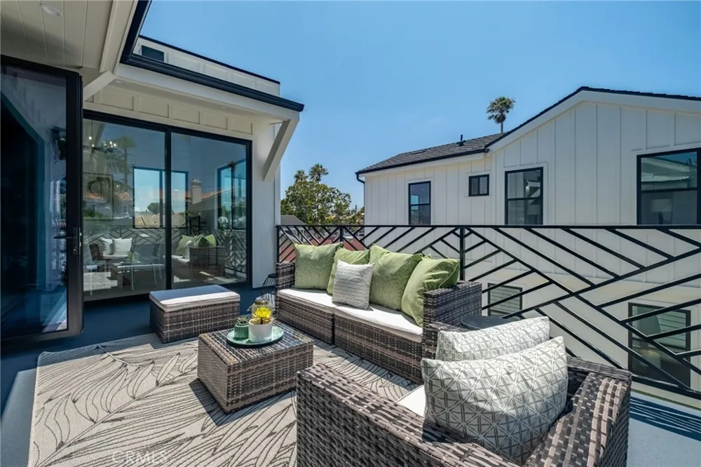 520 Lucia #B Redondo Beach, CA 90277