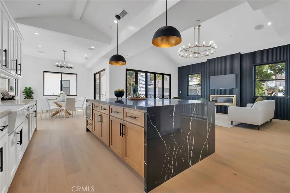 520 Lucia #B Redondo Beach, CA 90277