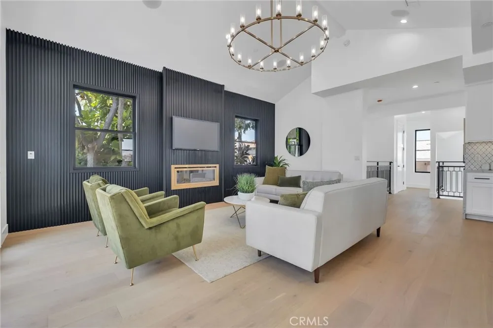 520 Lucia #B Redondo Beach, CA 90277