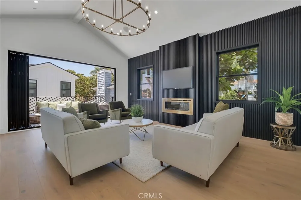 520 Lucia #B Redondo Beach, CA 90277