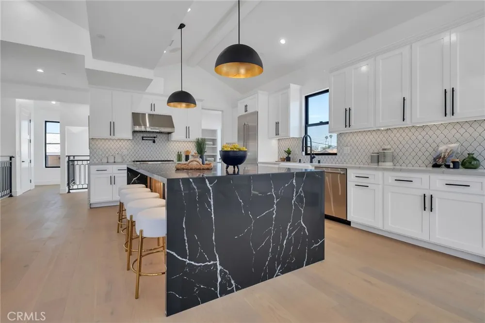 520 Lucia #B Redondo Beach, CA 90277