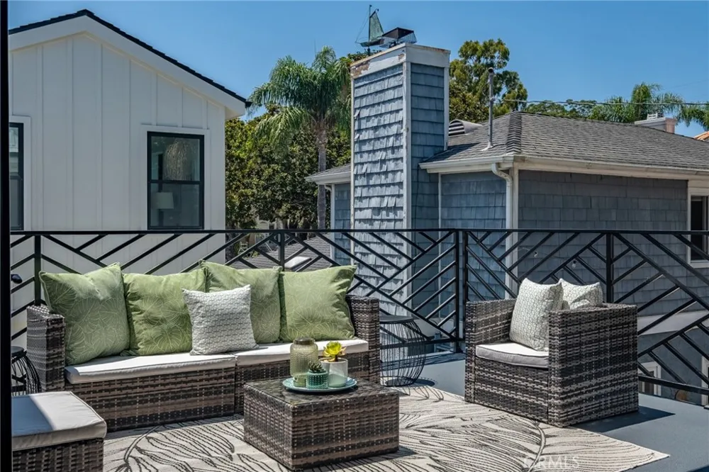 520 Lucia #B Redondo Beach, CA 90277