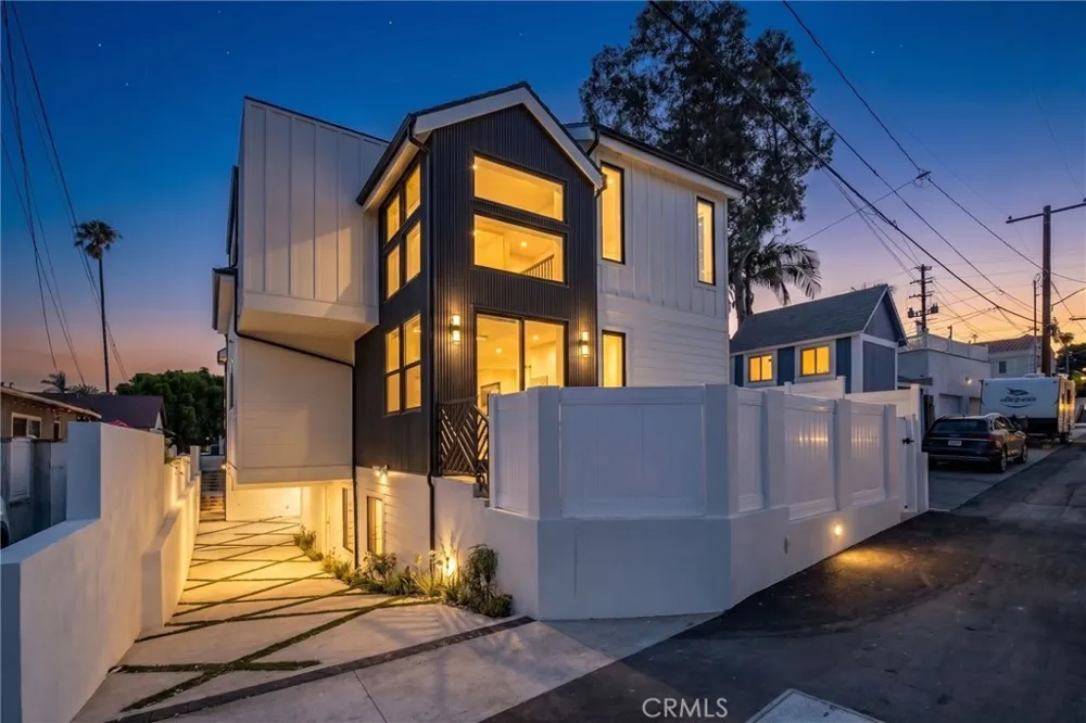 520 Lucia #B Redondo Beach, CA 90277