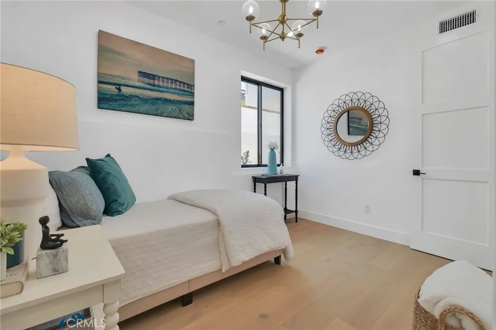 520 Lucia #B Redondo Beach, CA 90277