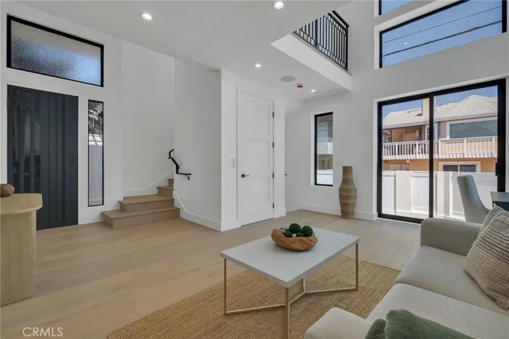 520 Lucia #B Redondo Beach, CA 90277