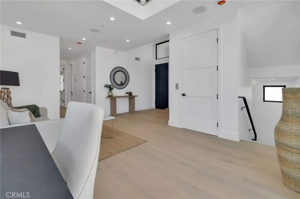 520 Lucia #B Redondo Beach, CA 90277