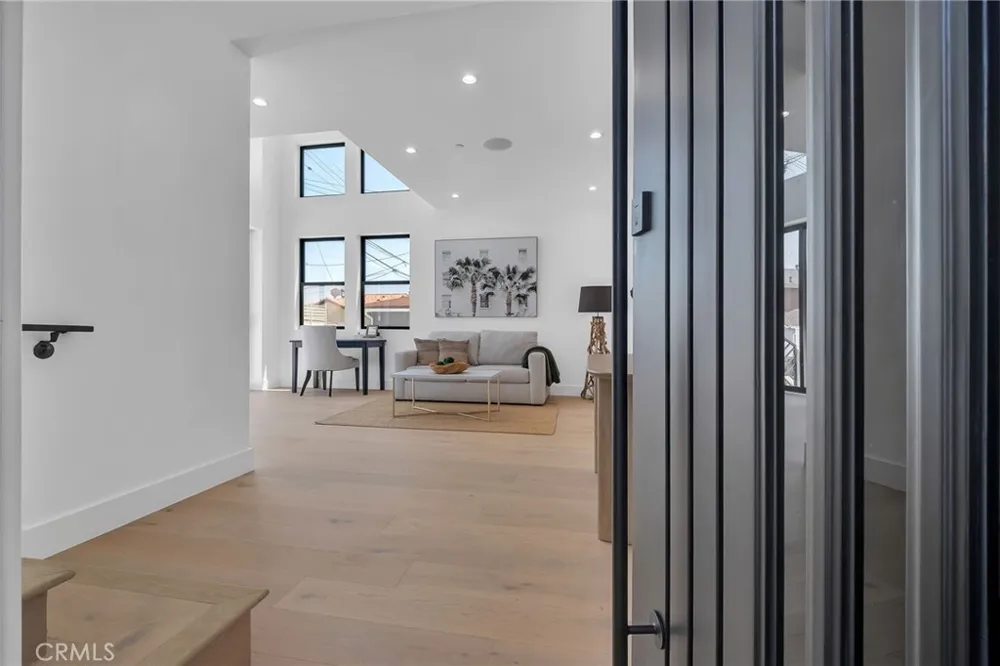 520 Lucia #B Redondo Beach, CA 90277