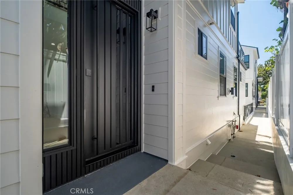 520 Lucia #B Redondo Beach, CA 90277