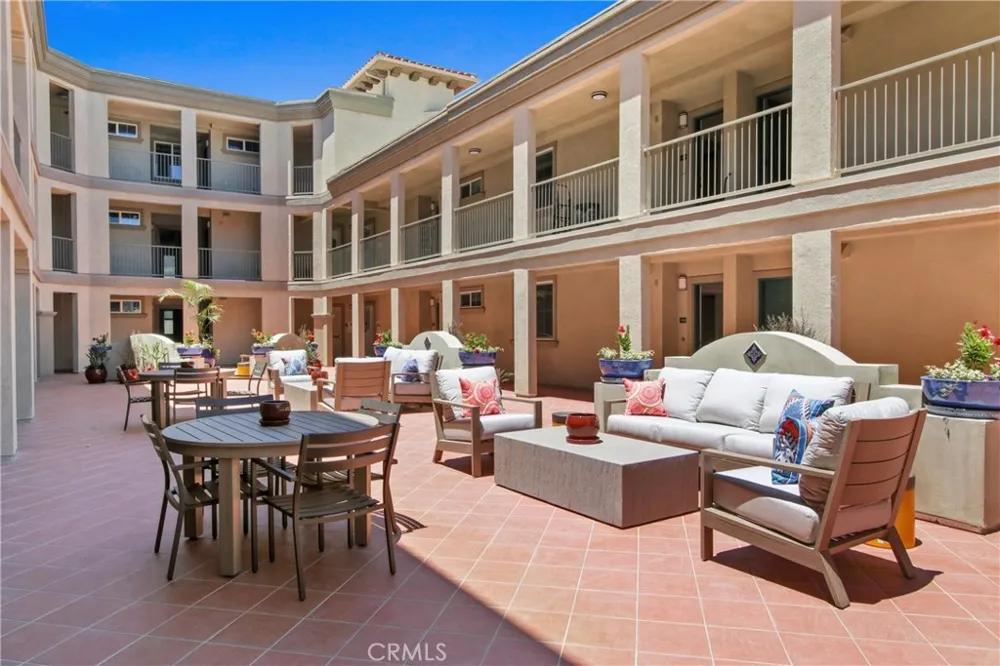 927 Deep Valley Drive #215 Rolling Hills Estates, CA 90274