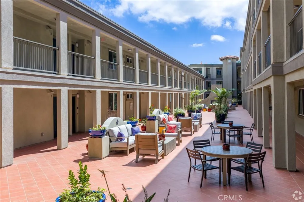 927 Deep Valley Drive #215 Rolling Hills Estates, CA 90274