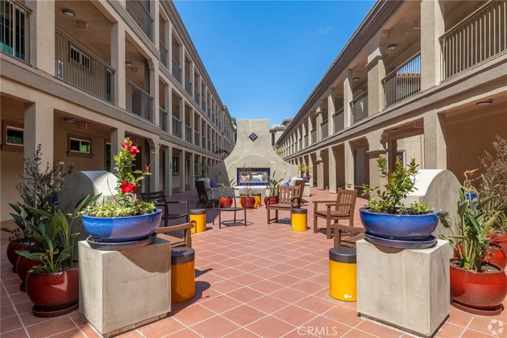 927 Deep Valley Drive #215 Rolling Hills Estates, CA 90274