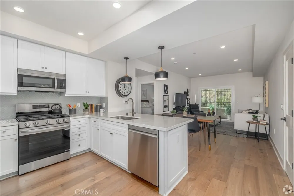 927 Deep Valley Drive #215 Rolling Hills Estates, CA 90274