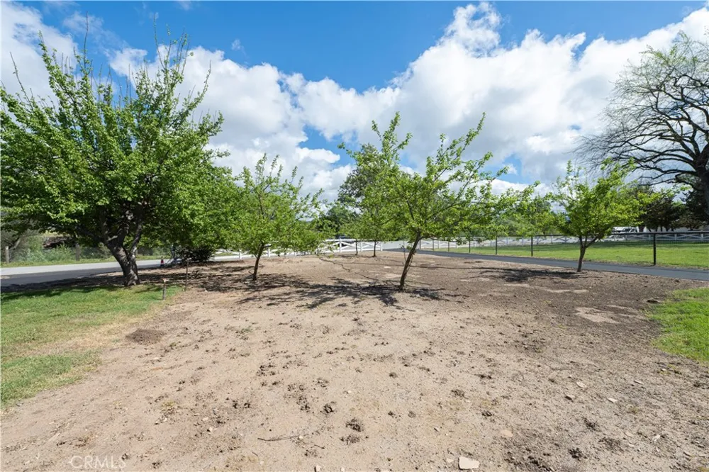 17490 Poplar Atascadero, CA 93422