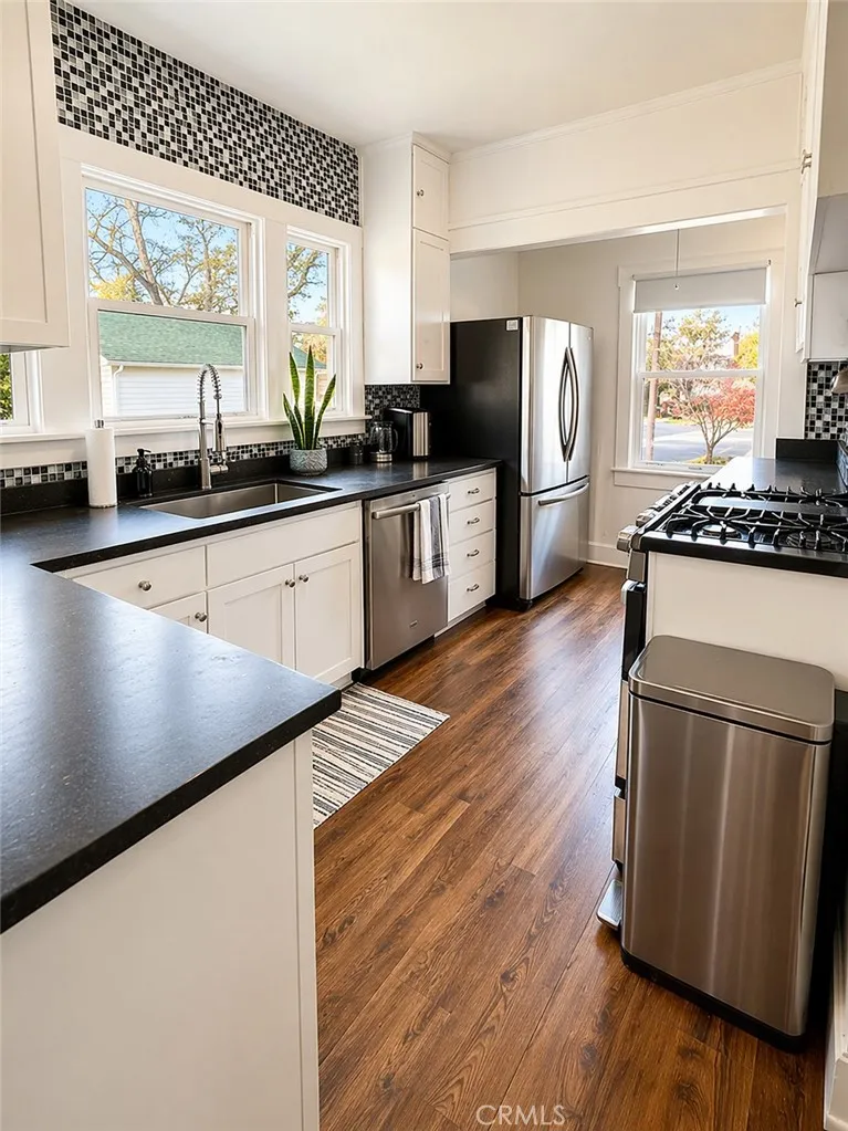 17490 Poplar Atascadero, CA 93422