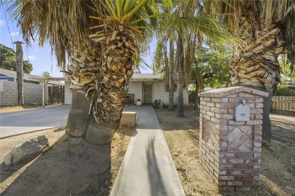 709 Crane Street Bakersfield, CA 93306