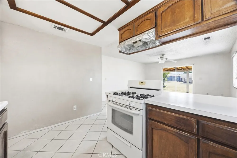 709 Crane Street Bakersfield, CA 93306