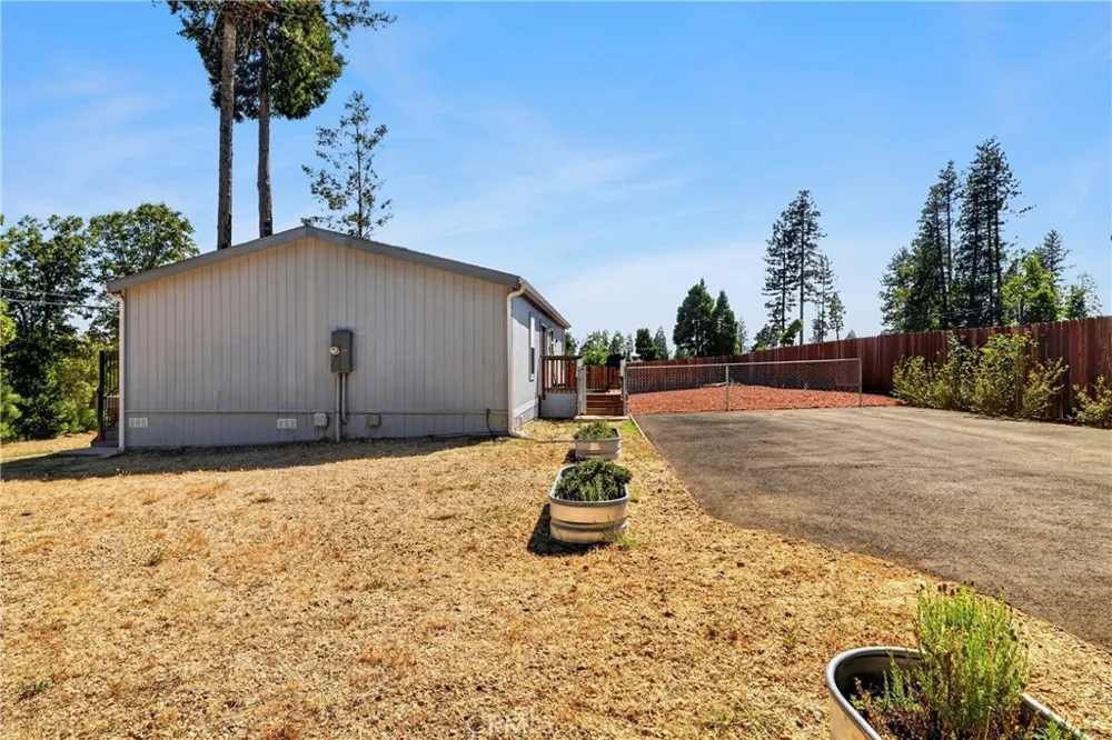13737 S Park Magalia, CA 95954