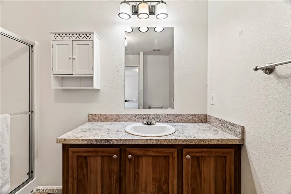 13737 S Park Magalia, CA 95954