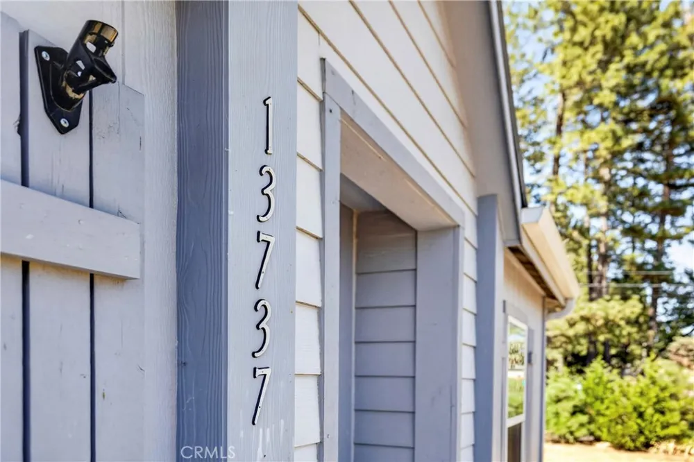 13737 S Park Magalia, CA 95954