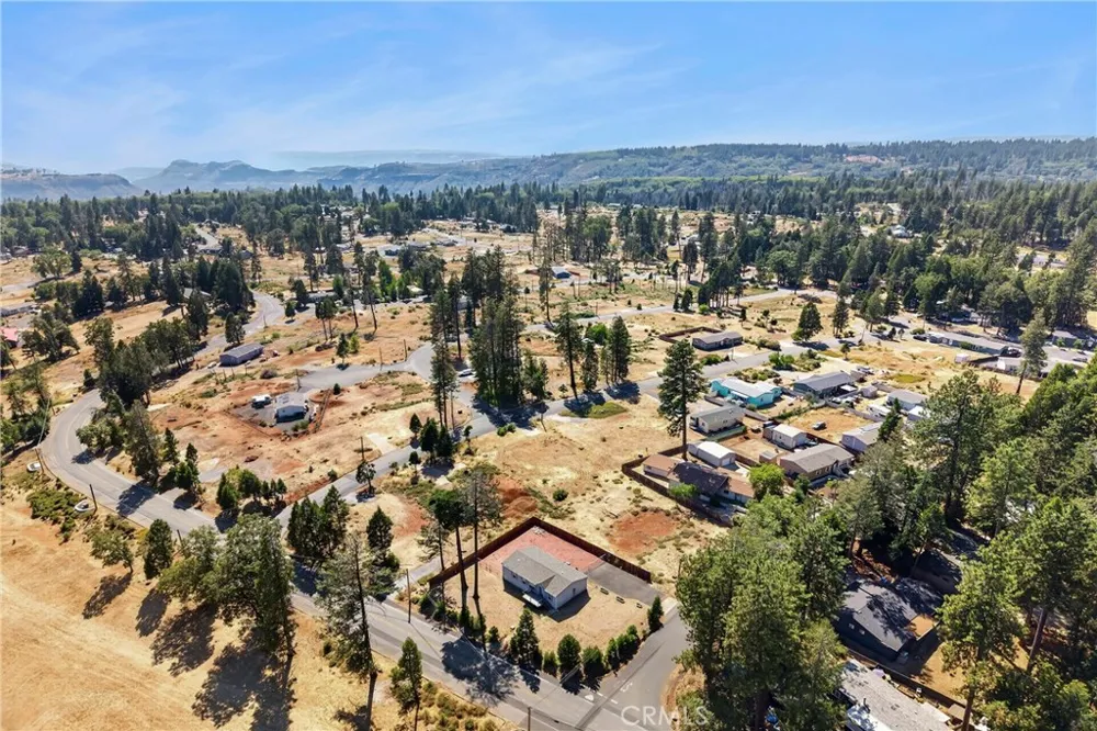 13737 S Park Magalia, CA 95954