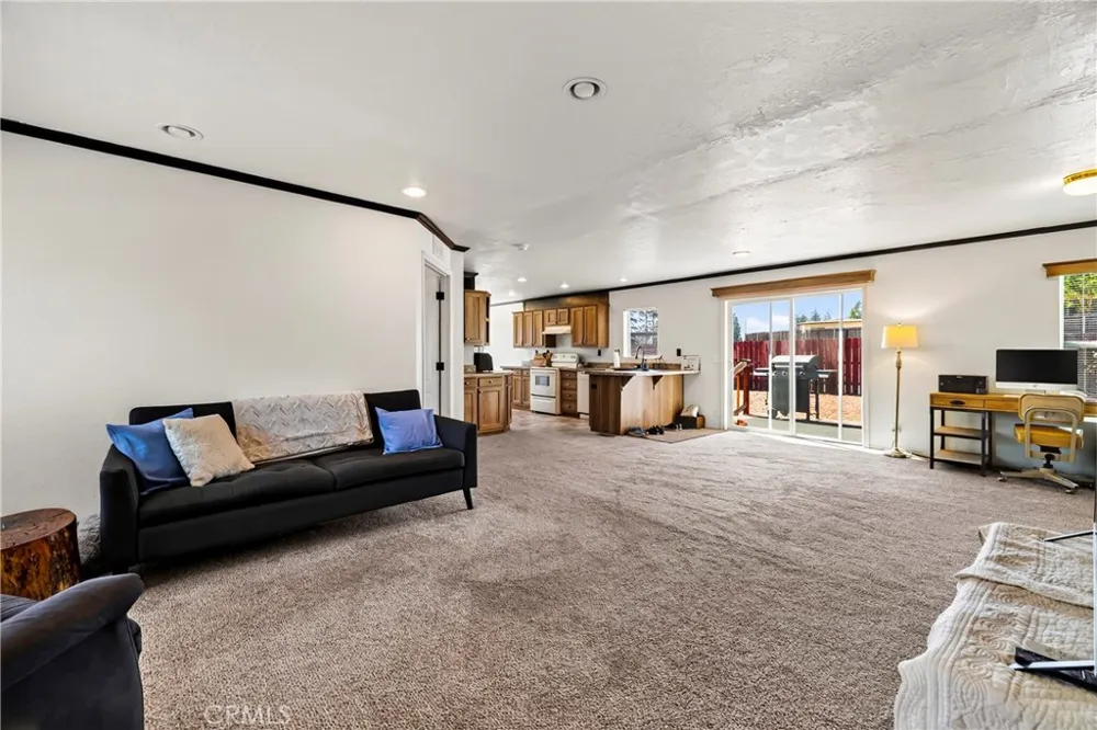 13737 S Park Magalia, CA 95954