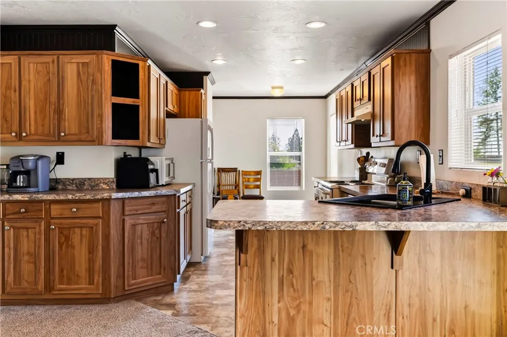 13737 S Park Magalia, CA 95954