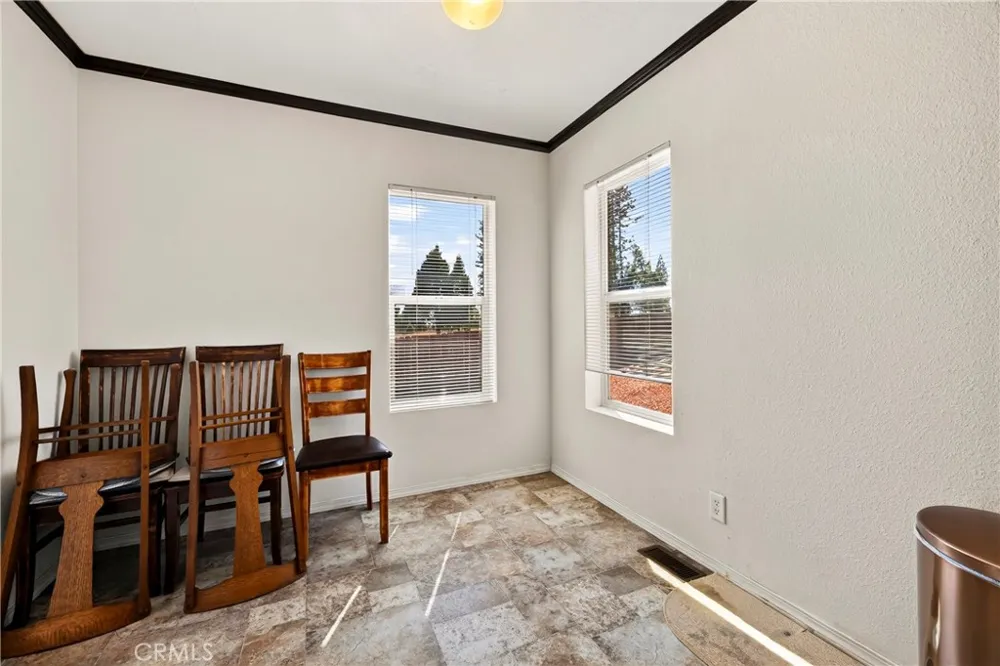 13737 S Park Magalia, CA 95954