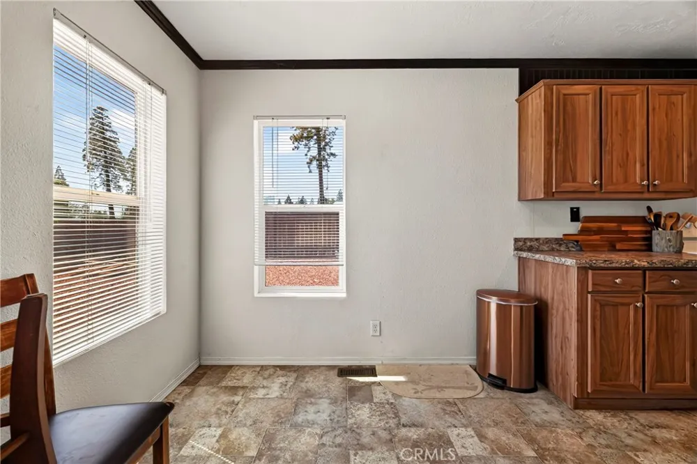 13737 S Park Magalia, CA 95954