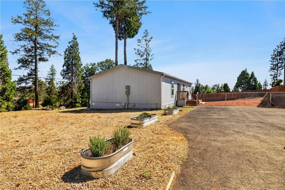 13737 S Park Magalia, CA 95954