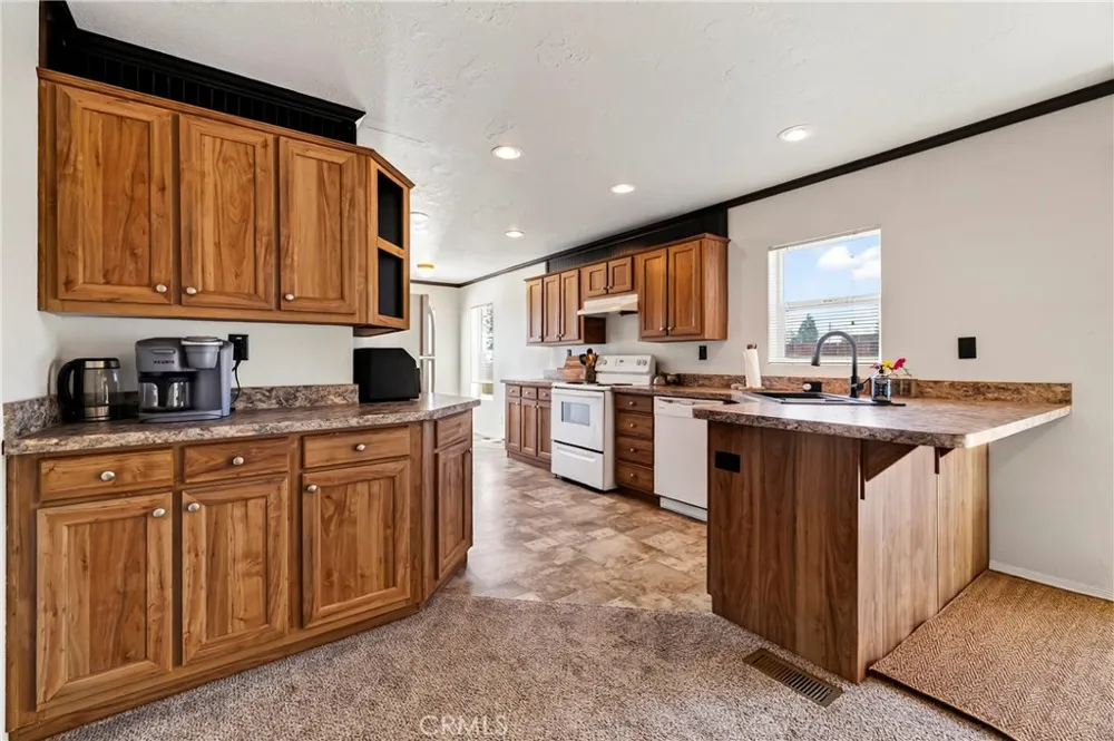 13737 S Park Magalia, CA 95954