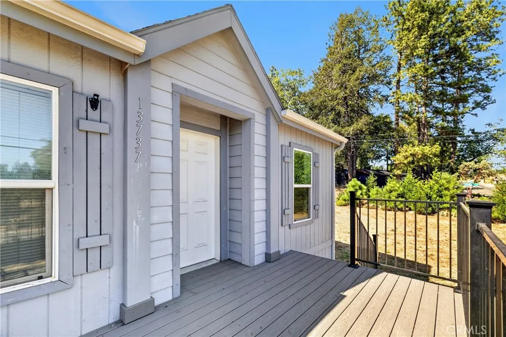 13737 S Park Magalia, CA 95954