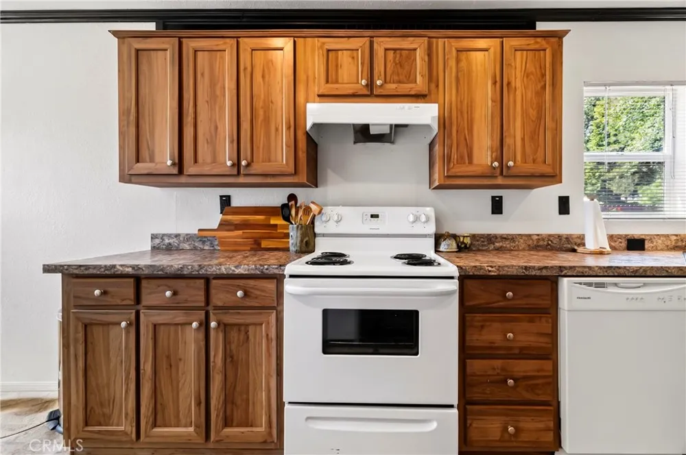 13737 S Park Magalia, CA 95954