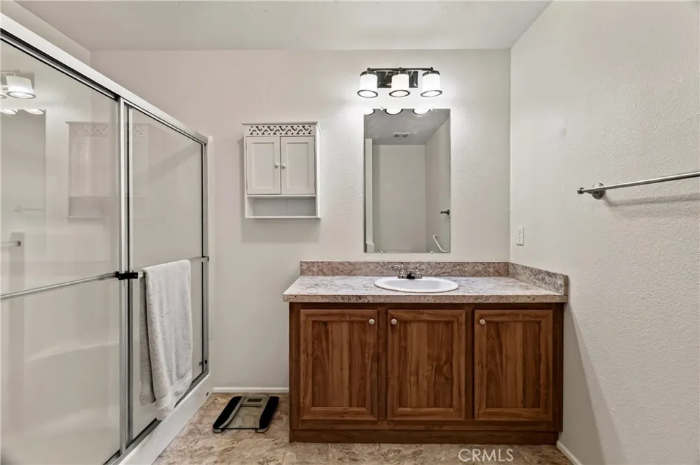 13737 S Park Magalia, CA 95954