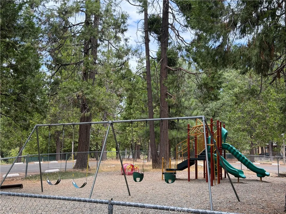 13737 S Park Magalia, CA 95954