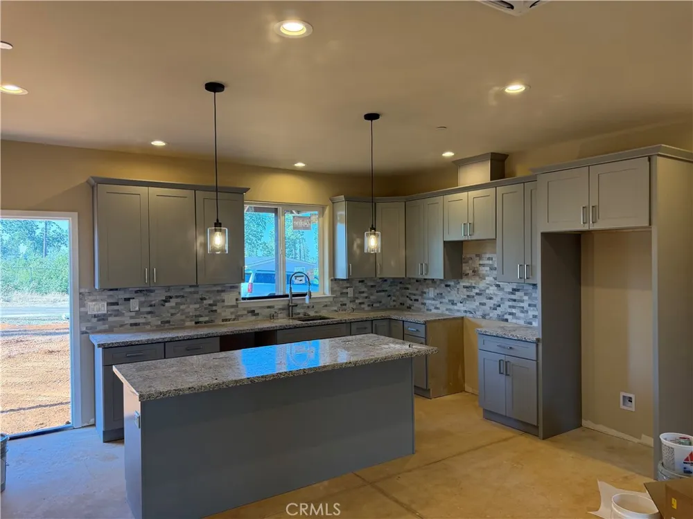 1439 Powell Paradise, CA 95969