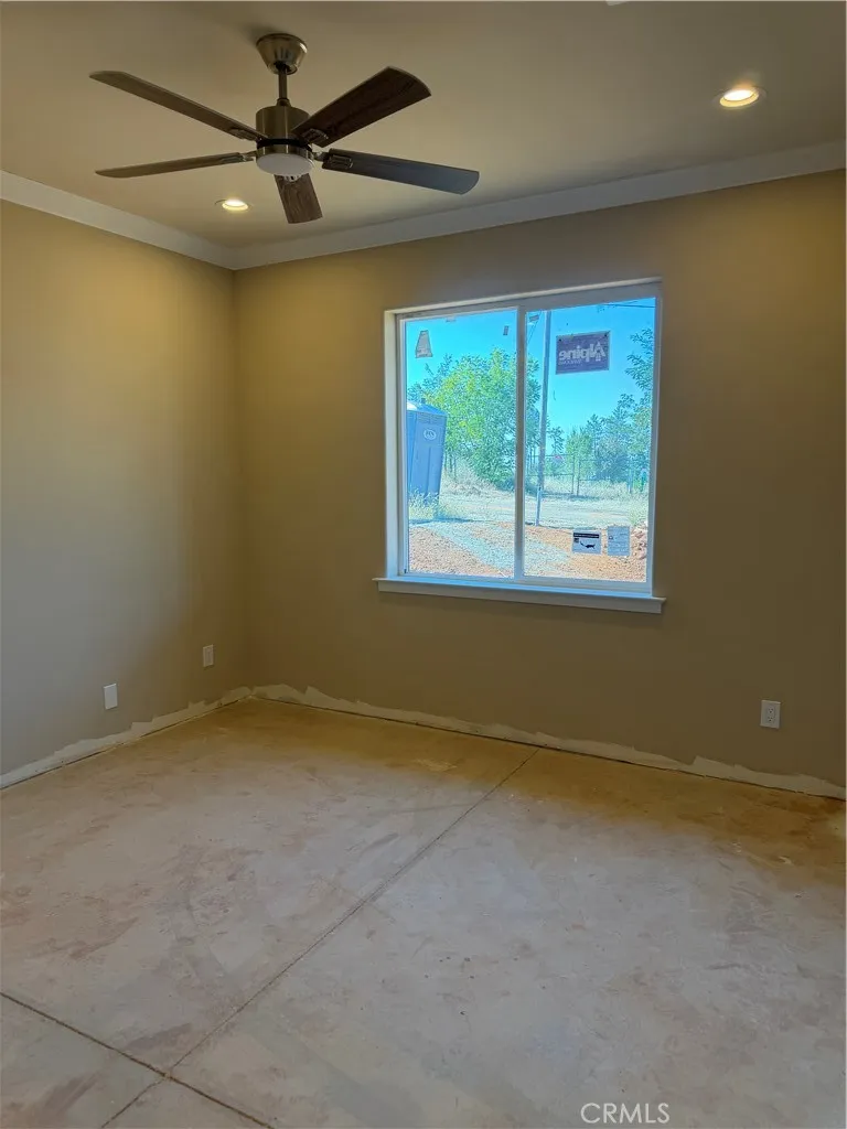 1439 Powell Paradise, CA 95969