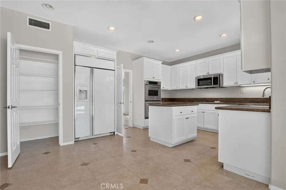 11217 Ravenna Porter Ranch, CA 91326