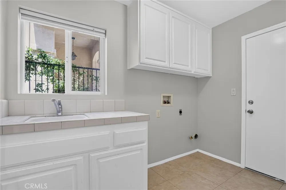 11217 Ravenna Porter Ranch, CA 91326