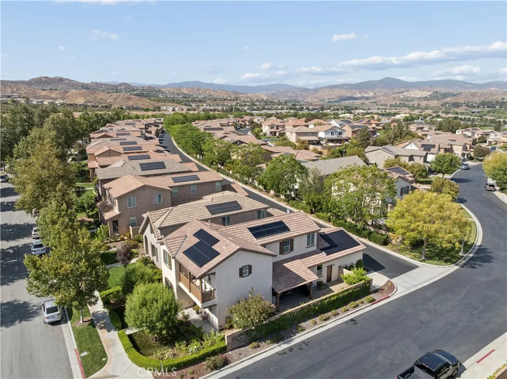28502 Vista Del Rio Valencia, CA 91354