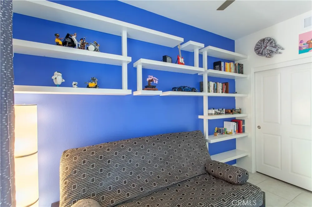 28502 Vista Del Rio Valencia, CA 91354