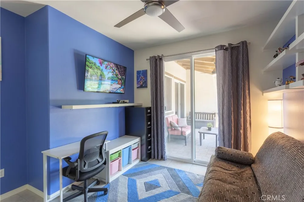 28502 Vista Del Rio Valencia, CA 91354