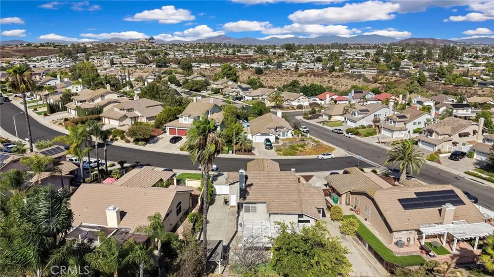 39607 Via Dominique Murrieta, CA 92563