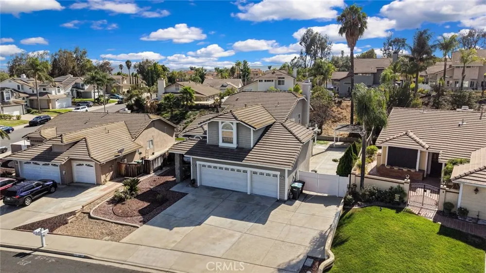 39607 Via Dominique Murrieta, CA 92563