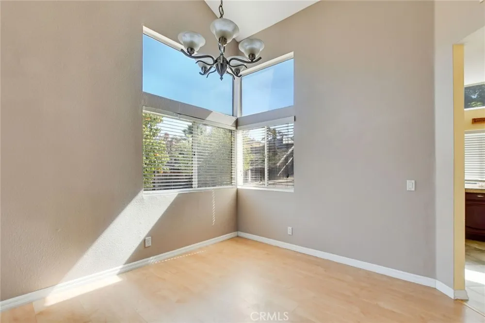 39607 Via Dominique Murrieta, CA 92563