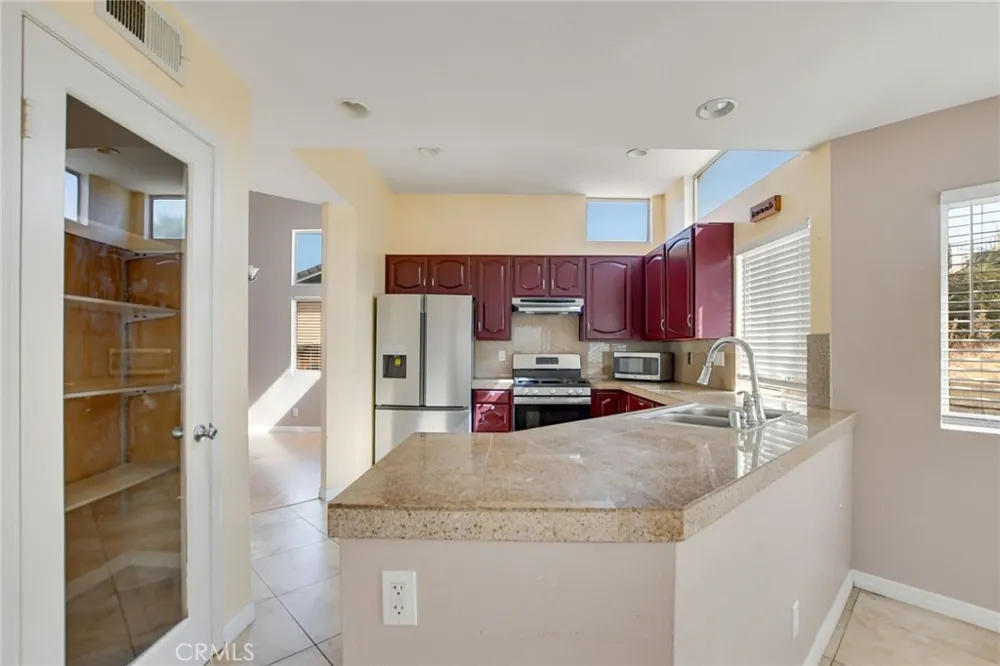 39607 Via Dominique Murrieta, CA 92563