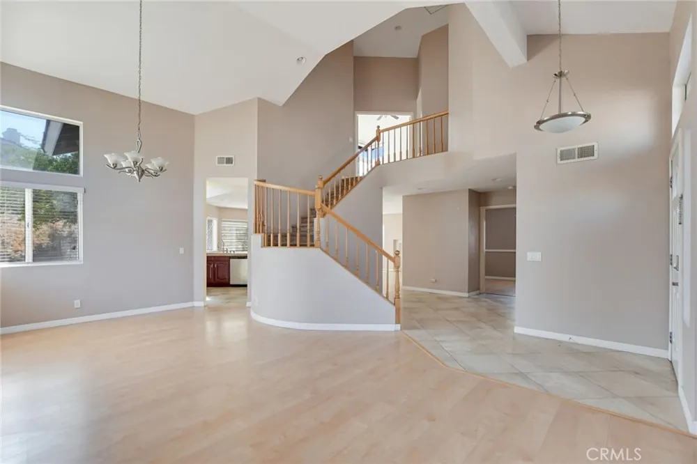 39607 Via Dominique Murrieta, CA 92563