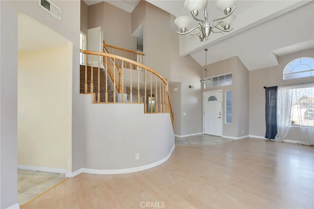 39607 Via Dominique Murrieta, CA 92563