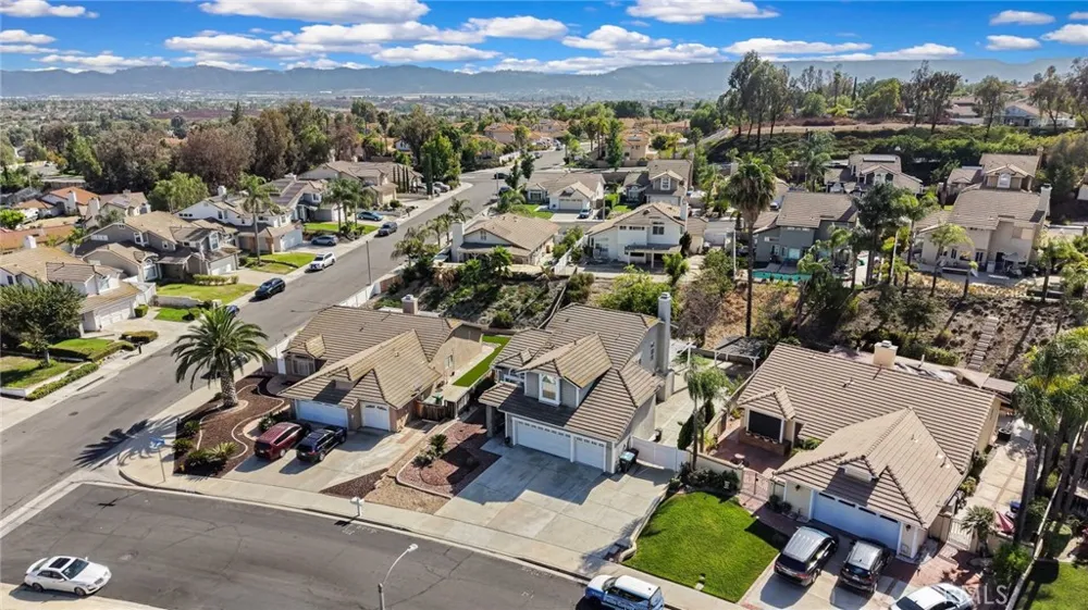 39607 Via Dominique Murrieta, CA 92563