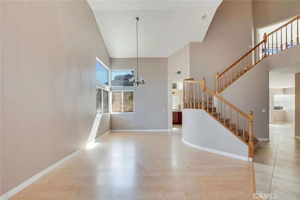 39607 Via Dominique Murrieta, CA 92563