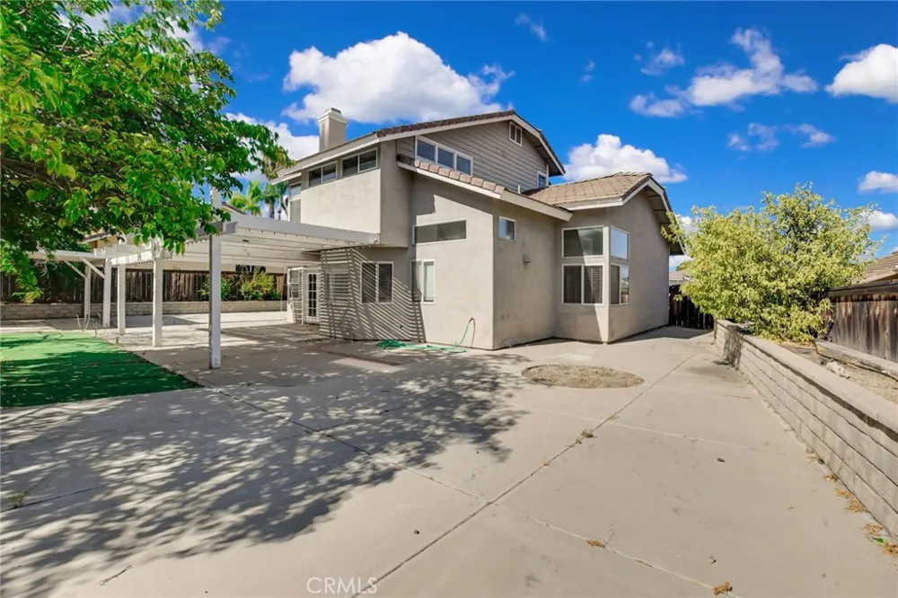 39607 Via Dominique Murrieta, CA 92563